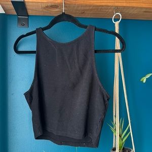 Black cropped tank